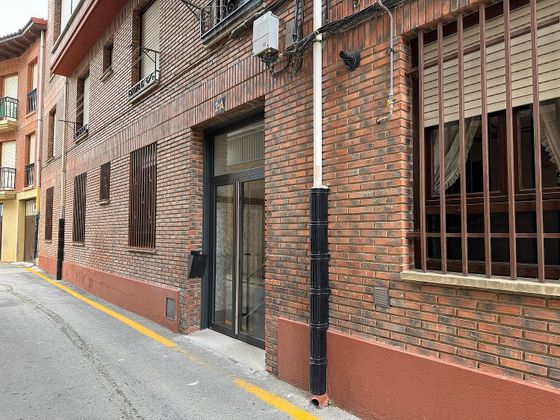 Foto 1 de Piso en venta en calle Rioja Palomar de 3 habitaciones con calefacción y ascensor