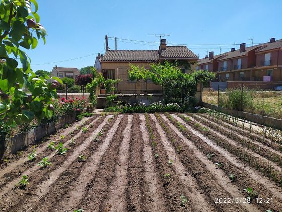 Foto 2 de Xalet en venda a Uruñuela de 1 habitació amb terrassa i jardí