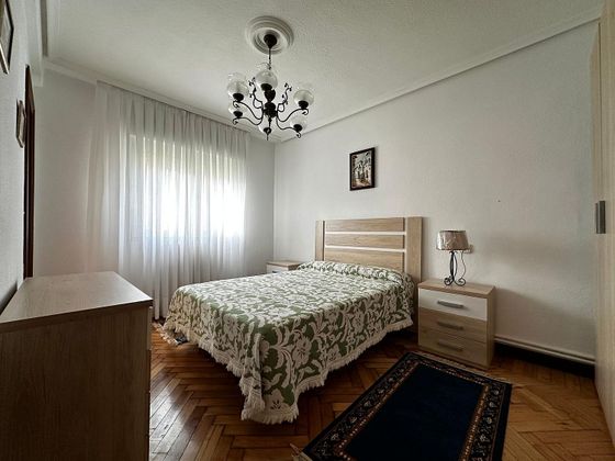 Foto 1 de Pis en lloguer a Cuatro Caminos de 2 habitacions amb mobles i balcó