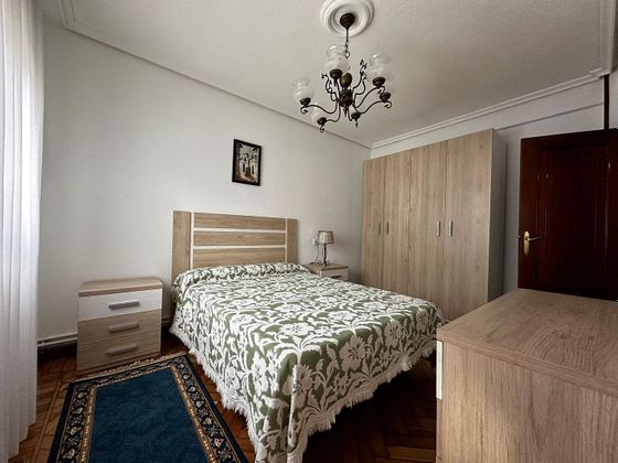 Foto 2 de Pis en lloguer a Cuatro Caminos de 2 habitacions amb mobles i balcó