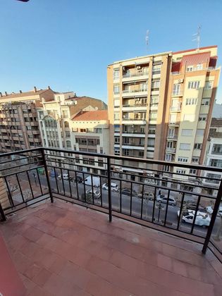 Foto 1 de Pis en venda a Residencia de 4 habitacions amb terrassa i balcó