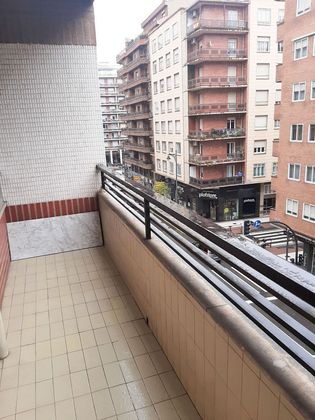 Foto 2 de Venta de piso en Centro - Logroño de 4 habitaciones con terraza y balcón
