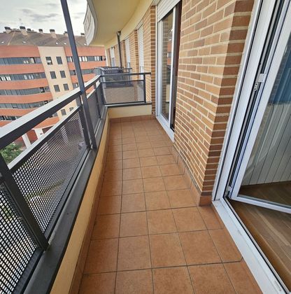 Foto 2 de Venta de piso en Universidad - Los Lirios de 3 habitaciones con terraza y piscina