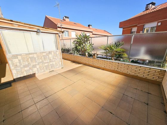 Foto 1 de Venta de piso en Lardero de 2 habitaciones con terraza y garaje