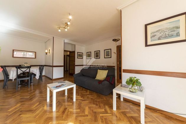 Foto 2 de Pis en venda a Ermitagaña - Mendebaldea de 7 habitacions amb terrassa i garatge