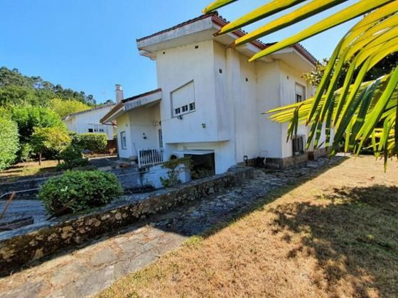 Foto 2 de Xalet en venda a O Milladoiro de 5 habitacions amb terrassa i piscina