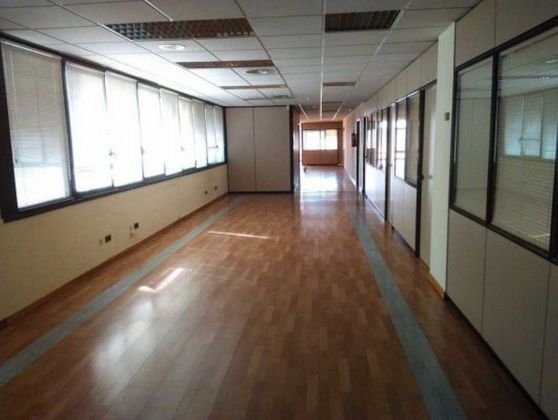 Foto 2 de Venta de oficina en Concheiros - Fontiñas de 975 m²
