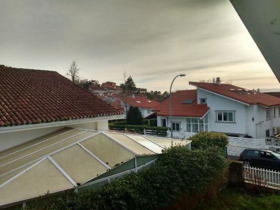 Foto 2 de Venta de casa en O Milladoiro de 5 habitaciones con terraza y piscina