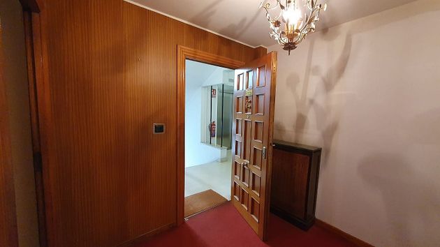 Foto 2 de Piso en alquiler en Ensanche - Sar de 5 habitaciones con calefacción y ascensor
