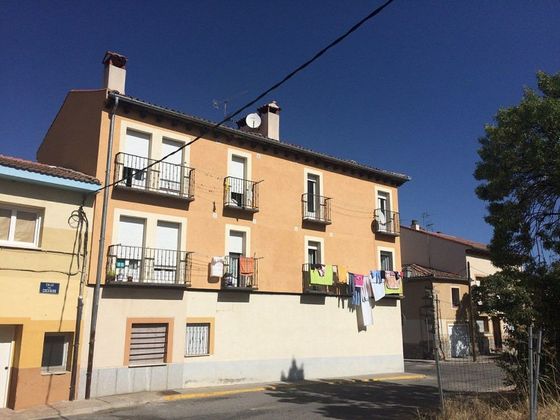 Foto 2 de Local en venta en San Cristóbal de Segovia con garaje