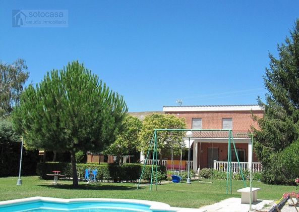 Foto 1 de Xalet en venda a Traspinedo de 4 habitacions amb piscina i calefacció