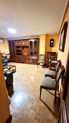 Foto 2 de Pis en venda a Carmelitas - San Marcos - Campillo de 4 habitacions amb balcó i calefacció
