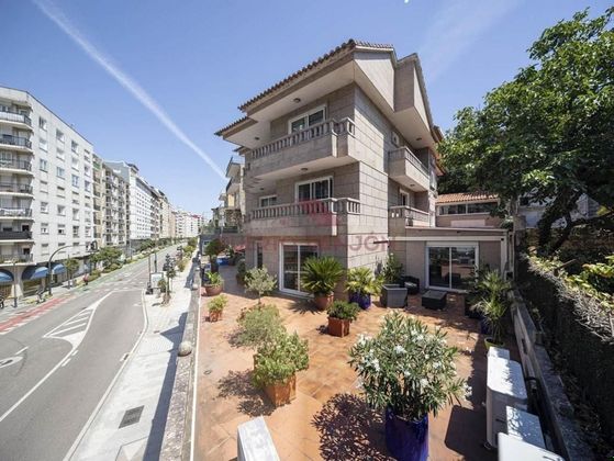 Foto 1 de Xalet en venda a O Berbés - Peniche de 5 habitacions amb terrassa i jardí