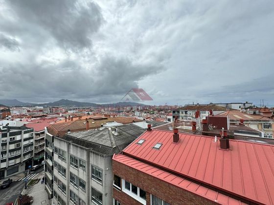 Foto 2 de Alquiler de piso en O Berbés - Peniche de 3 habitaciones con garaje y balcón