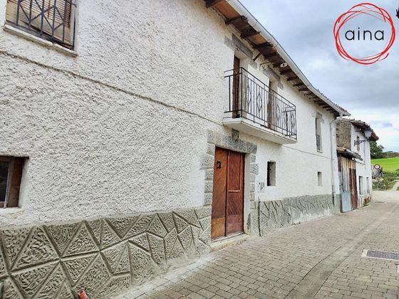 Foto 1 de Casa en venda a Ardanaz de 6 habitacions amb piscina i balcó