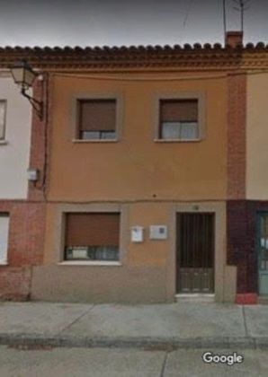 Foto 2 de Casa adossada en venda a barrio San Sebastián de 4 habitacions amb calefacció