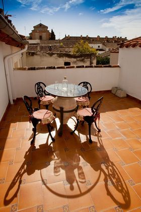 Foto 2 de Casa adossada en venda a Chinchón de 4 habitacions amb terrassa i aire acondicionat