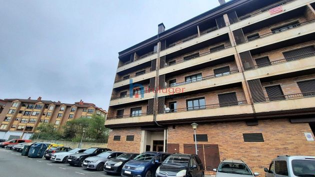Foto 1 de Pis en venda a Gernika-Lumo de 3 habitacions amb garatge i balcó