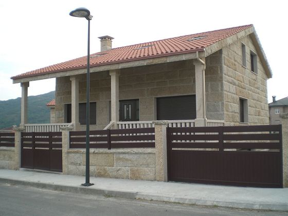 Foto 1 de Xalet en venda a Allariz de 4 habitacions amb terrassa i garatge