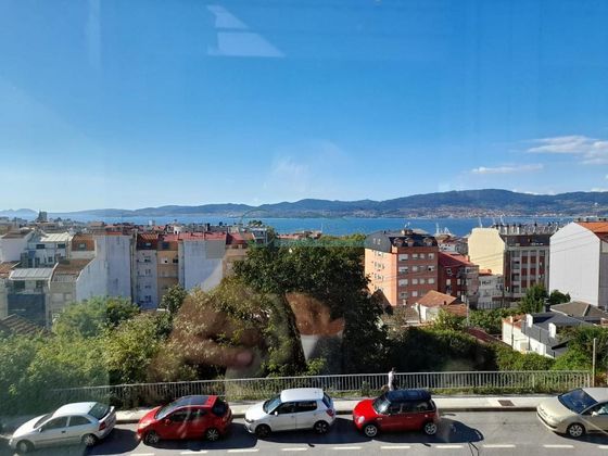 Foto 2 de Chalet en venta en Travesía de Vigo - San Xoán de 3 habitaciones con terraza y garaje