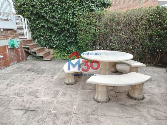 Foto 2 de Casa en venda a Miranda de Ebro de 4 habitacions amb terrassa i piscina