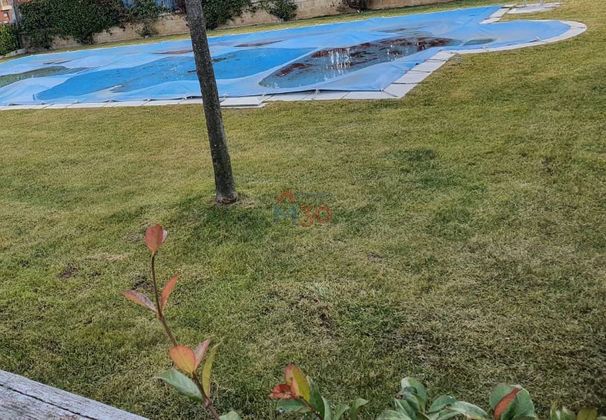 Foto 2 de Casa adossada en venda a Miranda de Ebro de 3 habitacions amb terrassa i piscina