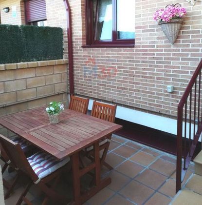 Foto 1 de Casa en venda a Miranda de Ebro de 3 habitacions amb terrassa i piscina