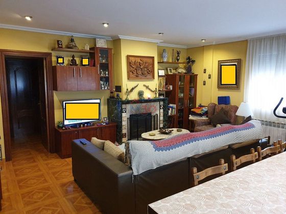 Foto 1 de Venta de casa en Miranda de Ebro de 3 habitaciones con terraza y piscina