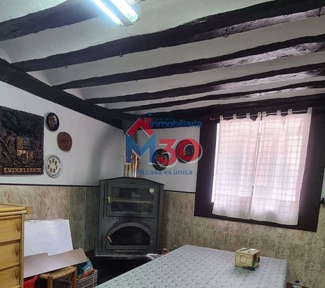 Foto 2 de Casa en venda a Lantarón de 3 habitacions amb terrassa i calefacció