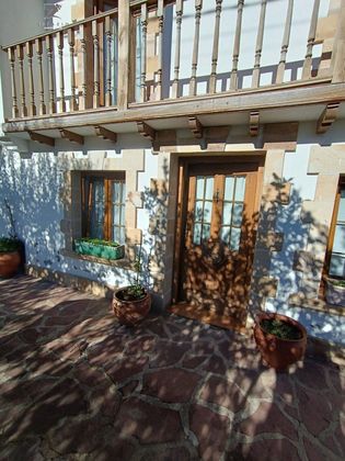 Foto 2 de Venta de chalet en Miengo de 3 habitaciones con terraza y balcón