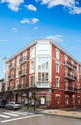Foto 1 de Pis en venda a Centro - Torrelavega de 4 habitacions amb balcó i calefacció