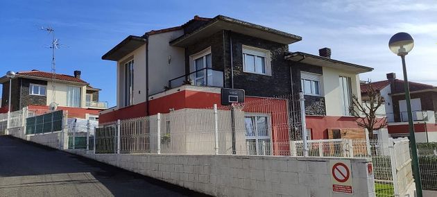 Foto 1 de Casa en venda a Suances de 3 habitacions amb terrassa i garatge