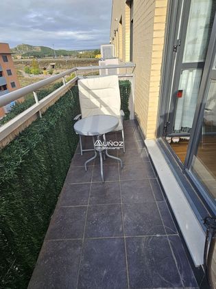Foto 2 de Venta de piso en Lardero de 3 habitaciones con terraza y piscina