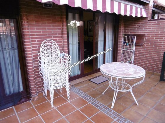 Foto 1 de Casa en venta en San Adrián - La Cava de 5 habitaciones con terraza y piscina