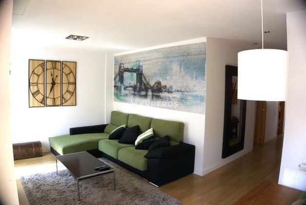 Foto 2 de Venta de piso en Centro - Logroño de 3 habitaciones con terraza y garaje
