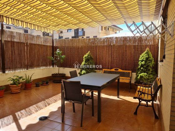 Foto 2 de Venta de piso en Villamediana de Iregua de 2 habitaciones con terraza y piscina