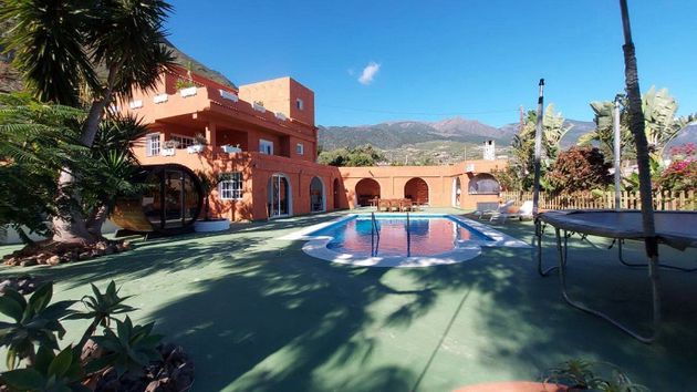 Foto 1 de Chalet en venta en Güímar de 6 habitaciones con terraza y piscina