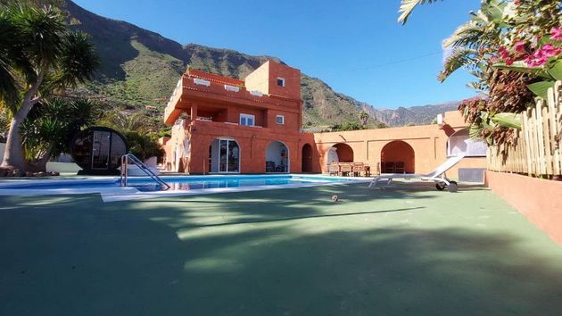 Foto 2 de Chalet en venta en Güímar de 6 habitaciones con terraza y piscina