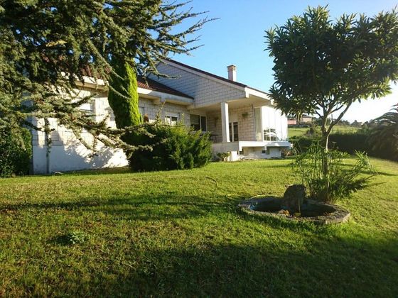 Foto 1 de Casa en venda a Castrillón de 4 habitacions amb garatge i jardí