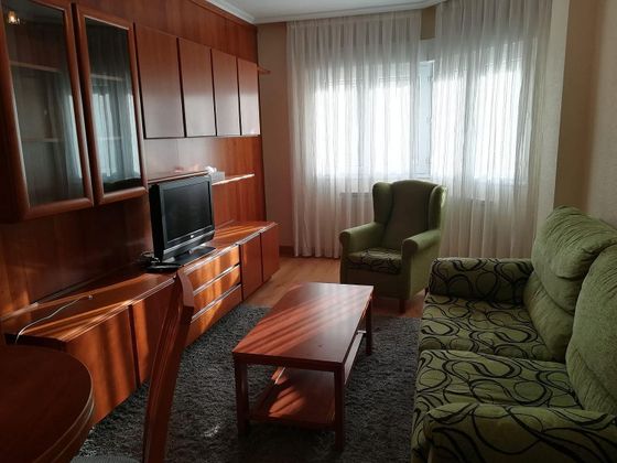 Foto 2 de Pis en lloguer a Cuatro Caminos de 3 habitacions amb mobles i calefacció