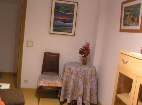 Foto 2 de Piso en alquiler en Castilla - Hermida de 2 habitaciones con muebles y ascensor
