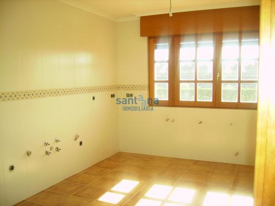 Foto 1 de Casa en venda a Sariegos de 4 habitacions amb terrassa i piscina