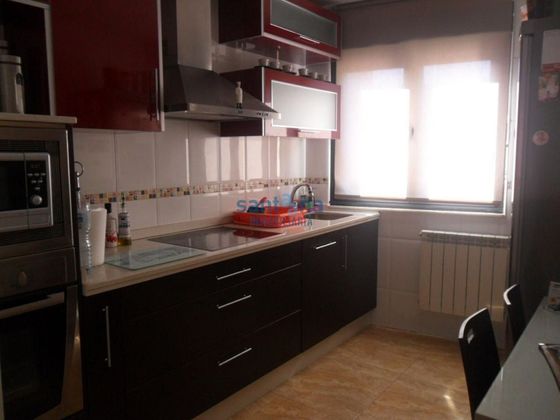 Foto 1 de Pis en venda a Trobajo del Camino de 2 habitacions amb garatge i mobles