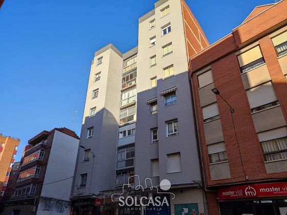 Foto 1 de Piso en venta en La Victoria - El Cabildo de 3 habitaciones con balcón y calefacción