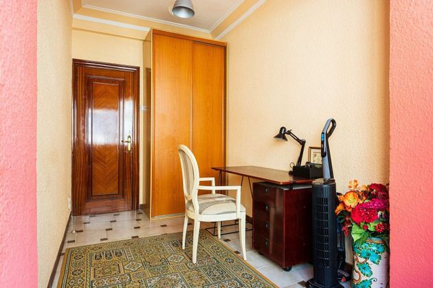 Foto 2 de Pis en venda a Paseo Constitución - Las Damas de 3 habitacions amb garatge i aire acondicionat