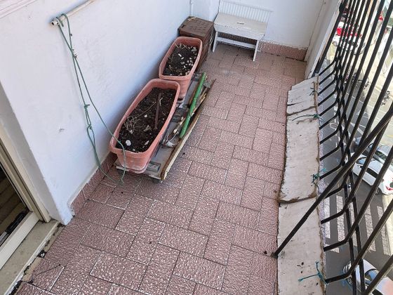 Foto 1 de Piso en venta en Iztieta - Olibet de 2 habitaciones con balcón y ascensor