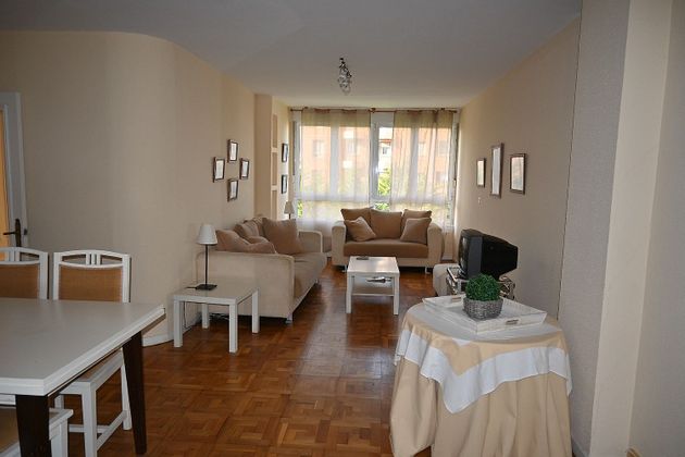 Foto 1 de Alquiler de piso en General Dávila de 3 habitaciones con garaje y jardín