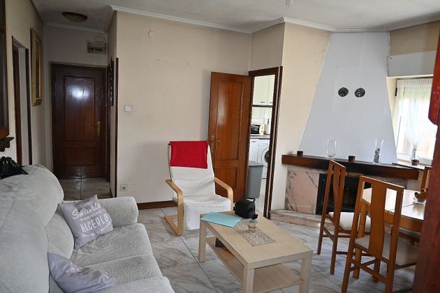 Foto 2 de Piso en venta en Villaescusa de 3 habitaciones con garaje y jardín