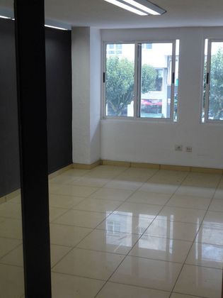 Foto 2 de Oficina en alquiler en San Roque - As Fontiñas de 70 m²