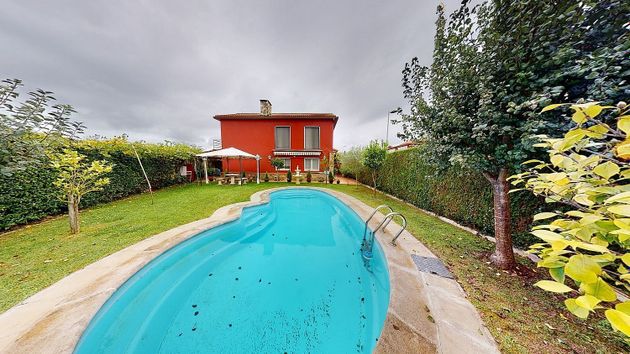 Foto 1 de Xalet en venda a Dexo  -Lorbé de 4 habitacions amb piscina i garatge